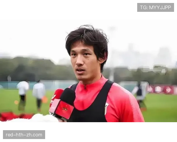 王燊超场下生活简直反差大戏，谁想到他爱收藏古董还戒糖呢？