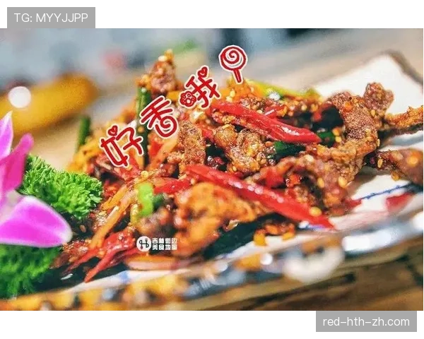 阿尔瓦雷斯训练完吃牛排那架势，普通人一周工资都没那块肉贵吧？